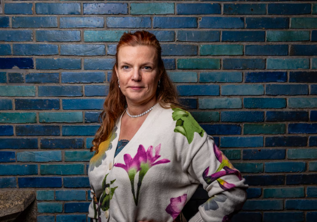 AD artikel over boek Vleugelslag